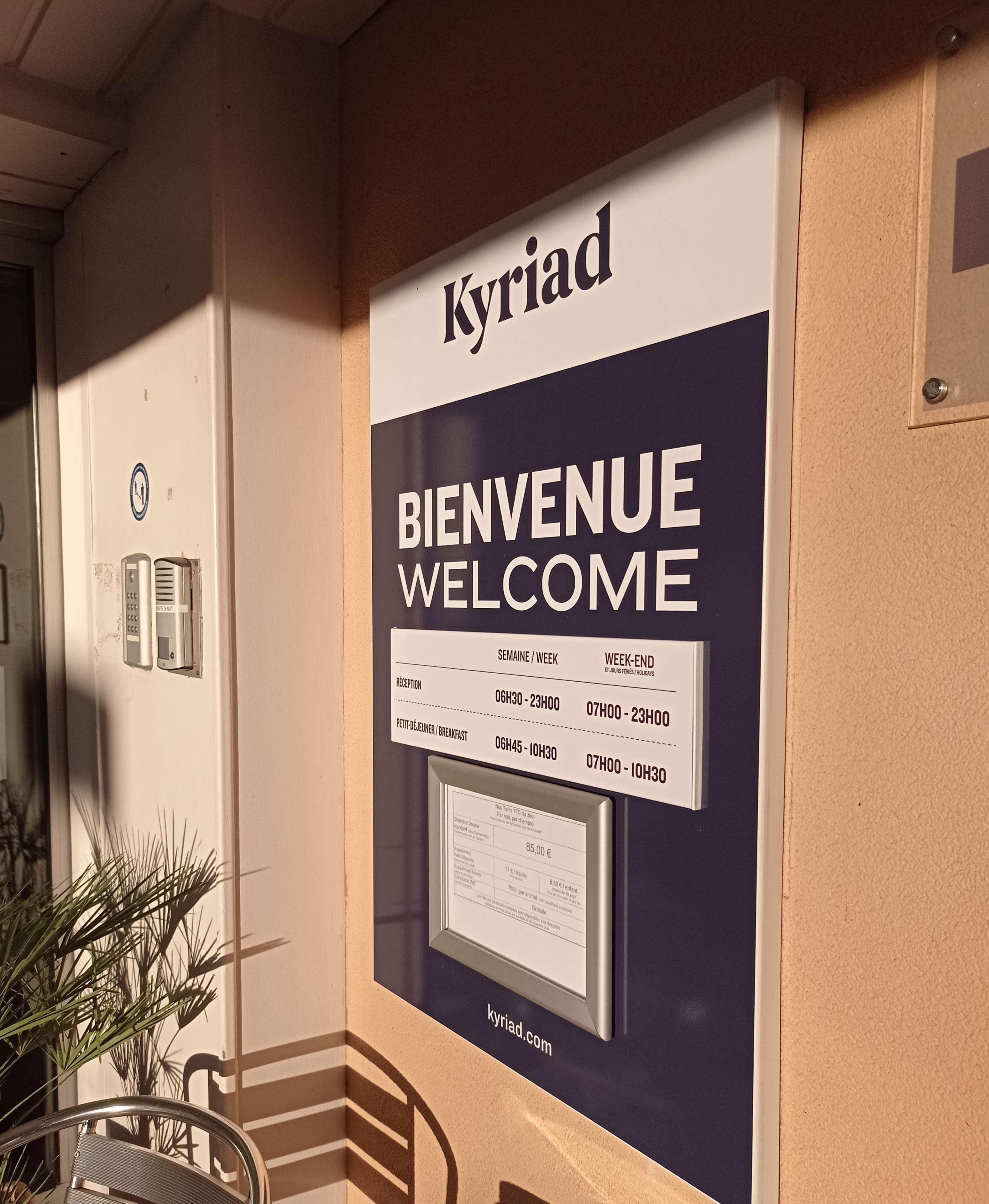 Hotel Kyriad Sur Saone