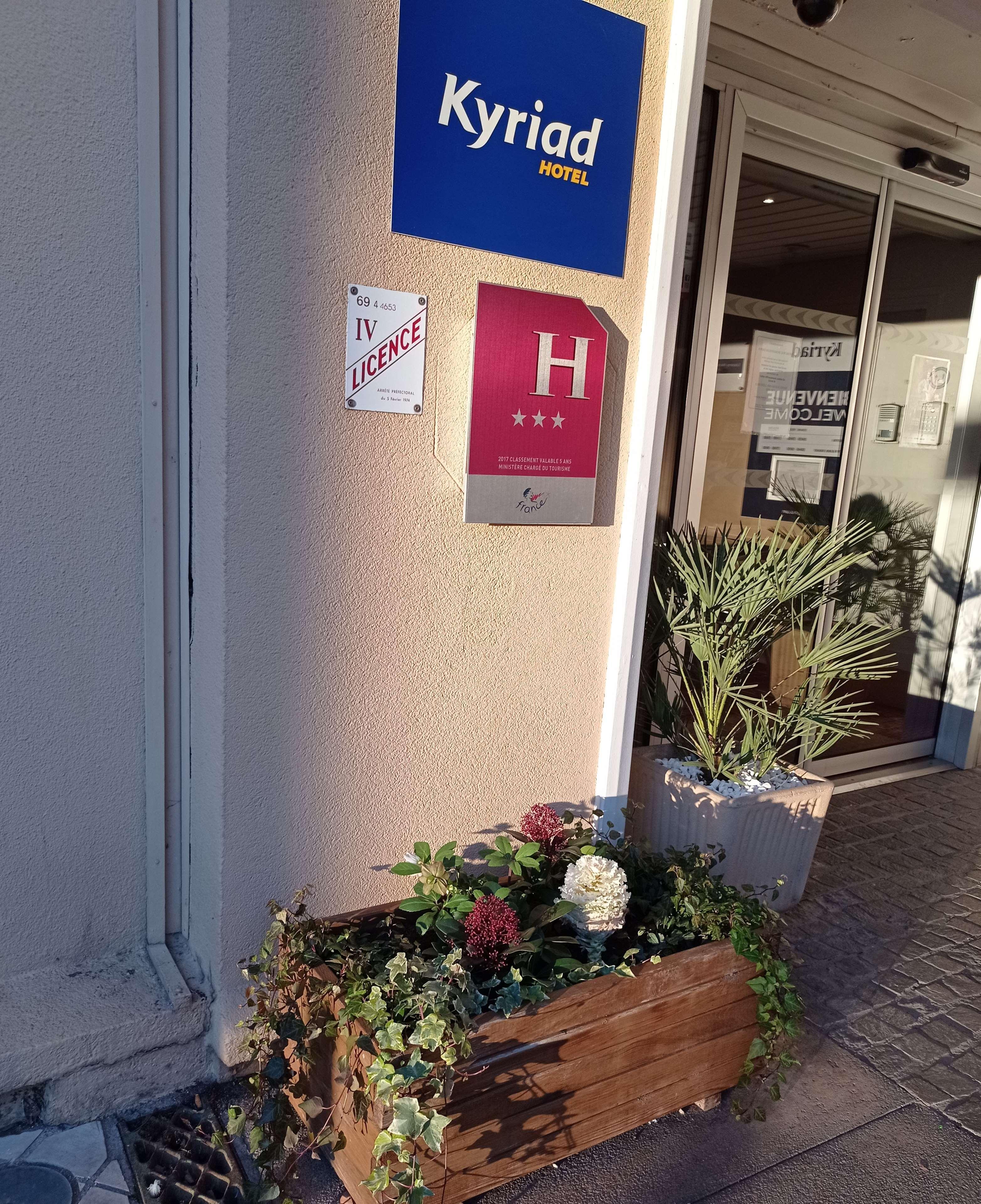 Hotel Kyriad Sur Saone