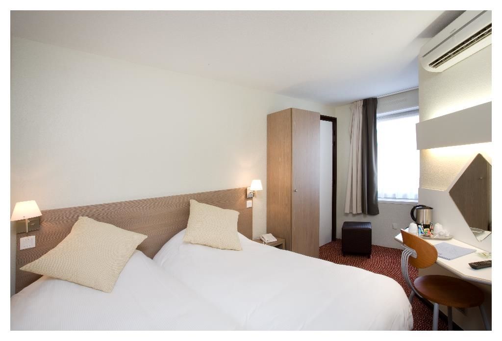 Hotel Kyriad Sur Saone 3*