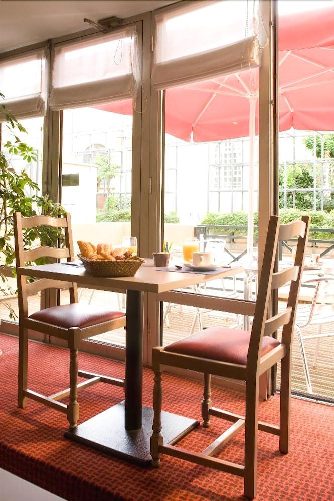 Hotel Kyriad Sur Saone