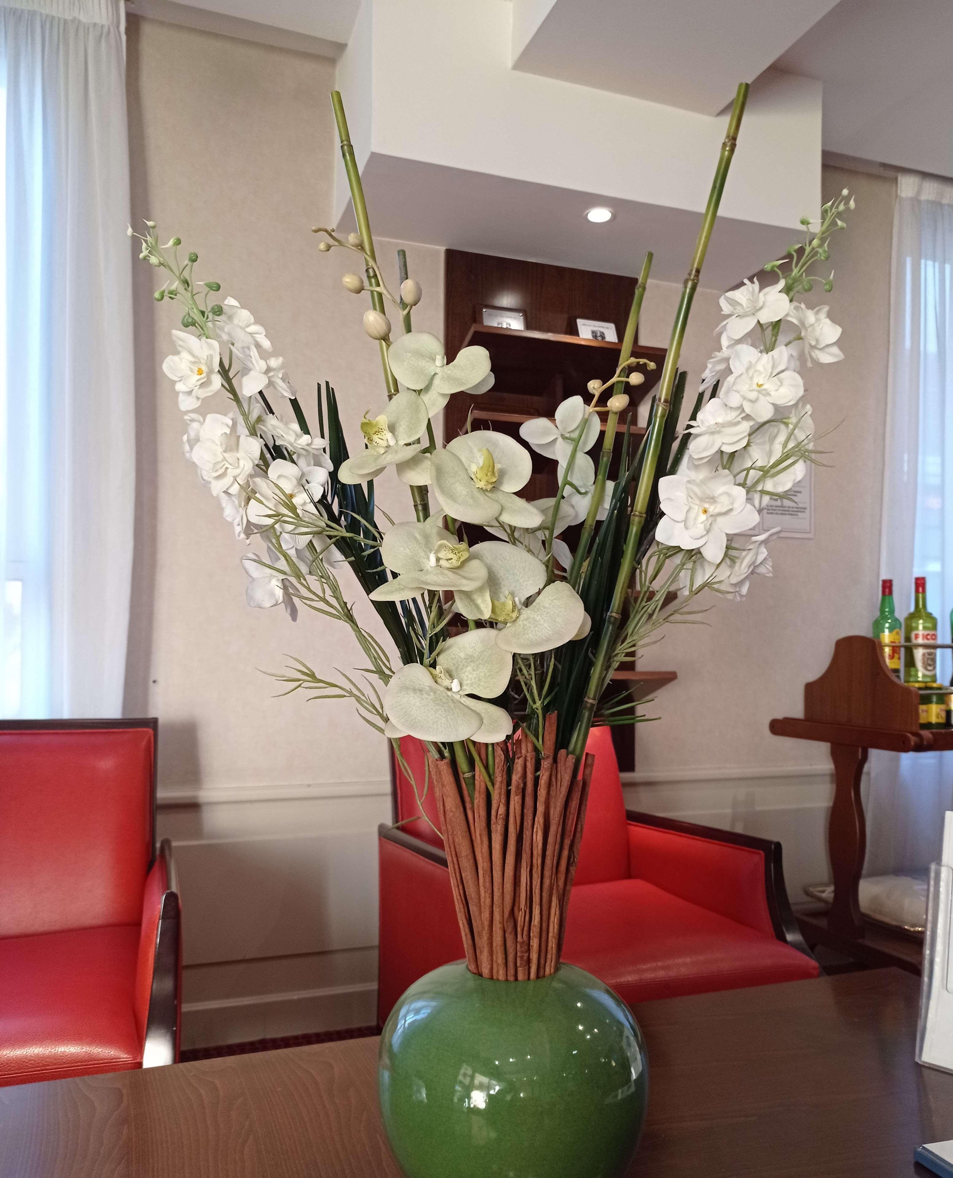 Kyriad Sur Saone Hotel