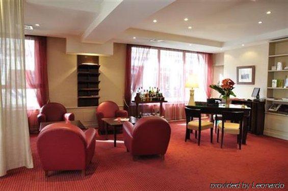 Hotel Kyriad Sur Saone 3*
