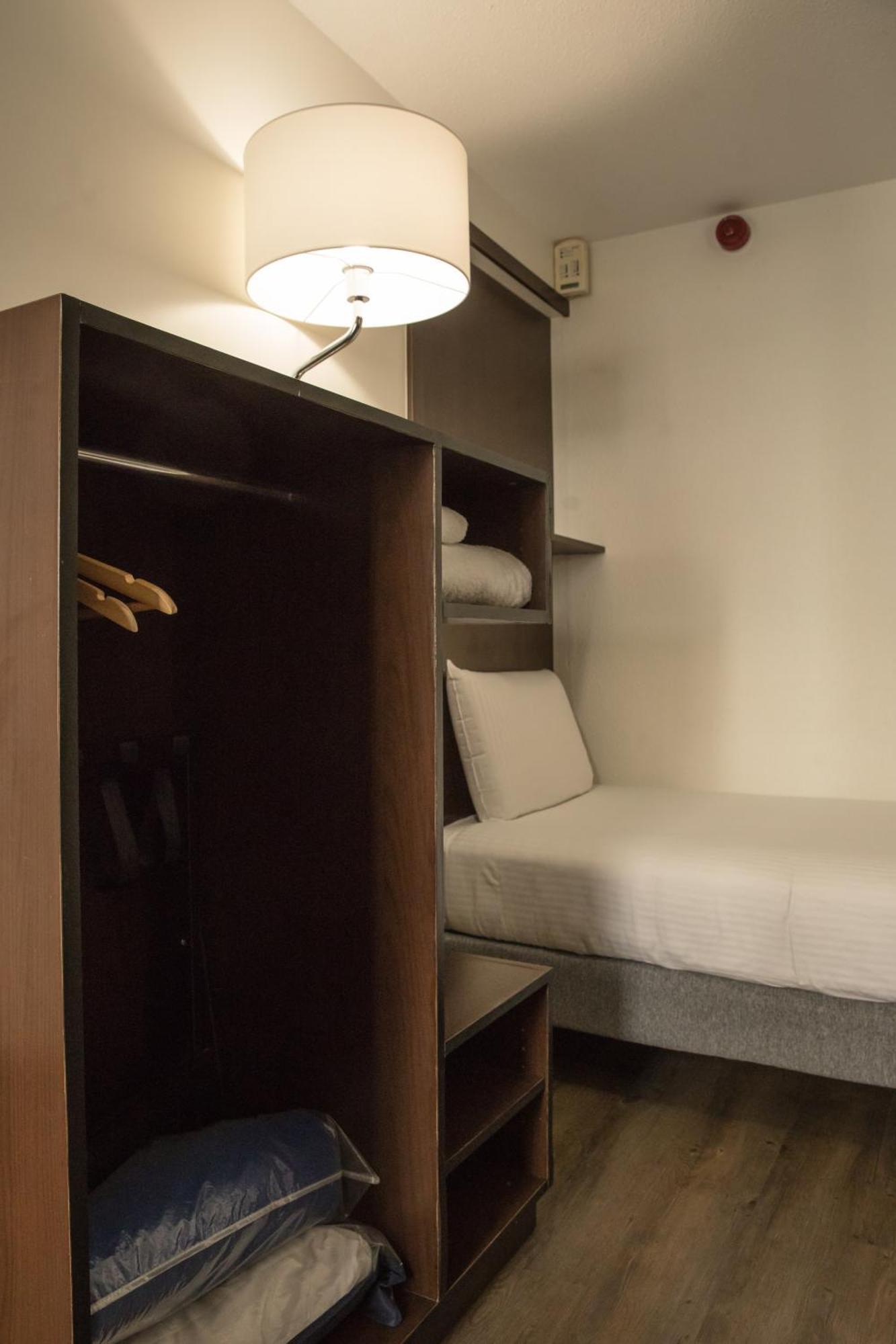 Kyriad Sur Saone Hotel