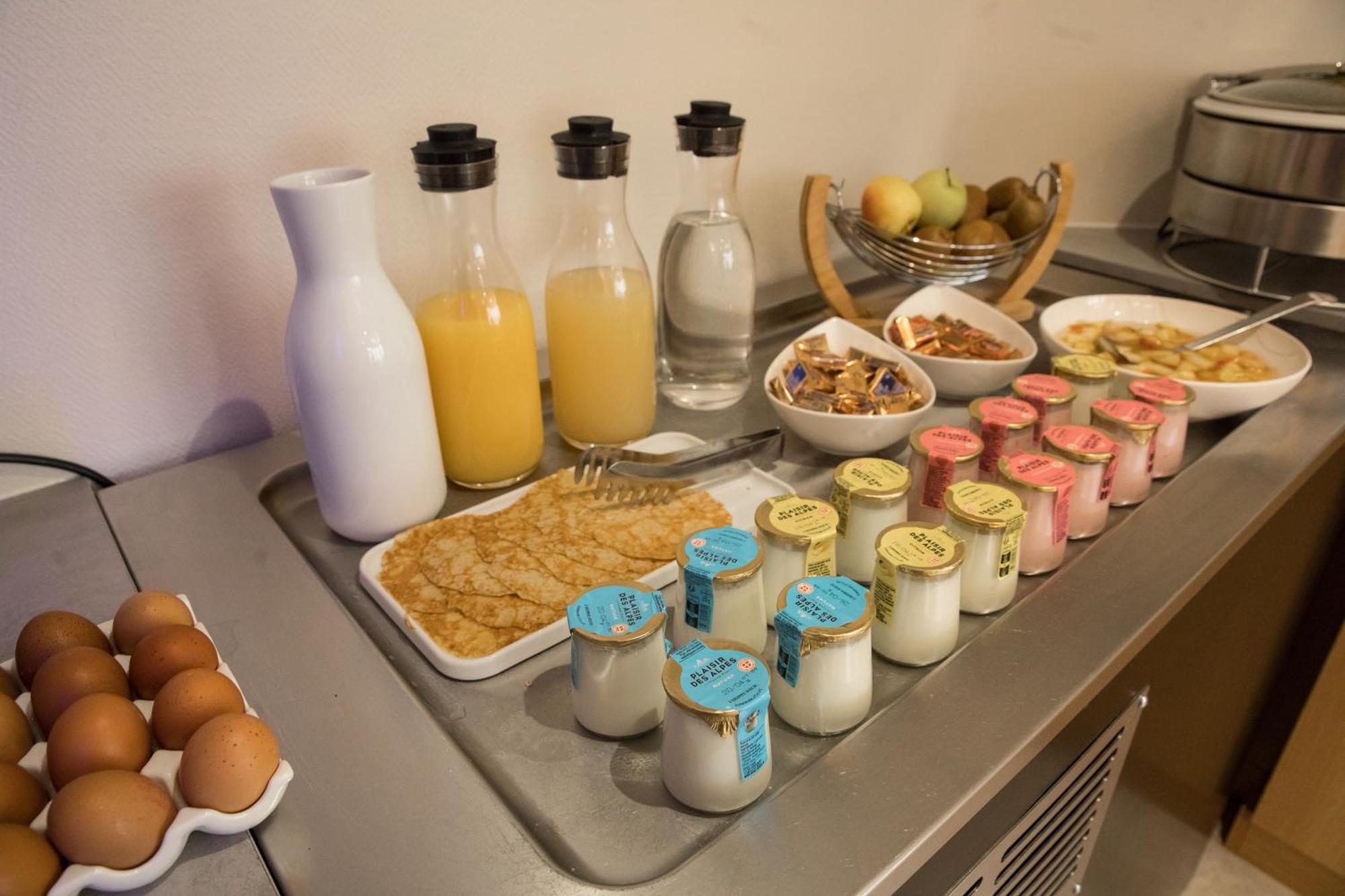 Kyriad Sur Saone Hotel 3*