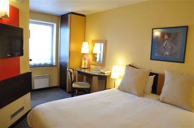 Hotel Kyriad Sur Saone